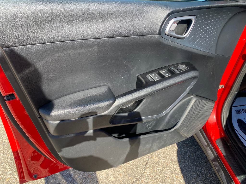 Used 2022 Kia Soul S image 10