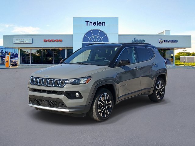 Used 2024 Jeep Compass Limited AWD/4WD image 2