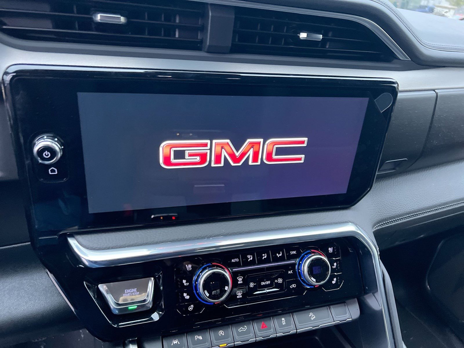 New 2026 GMC Sierra 1500 Denali w/ Technology Package image 16