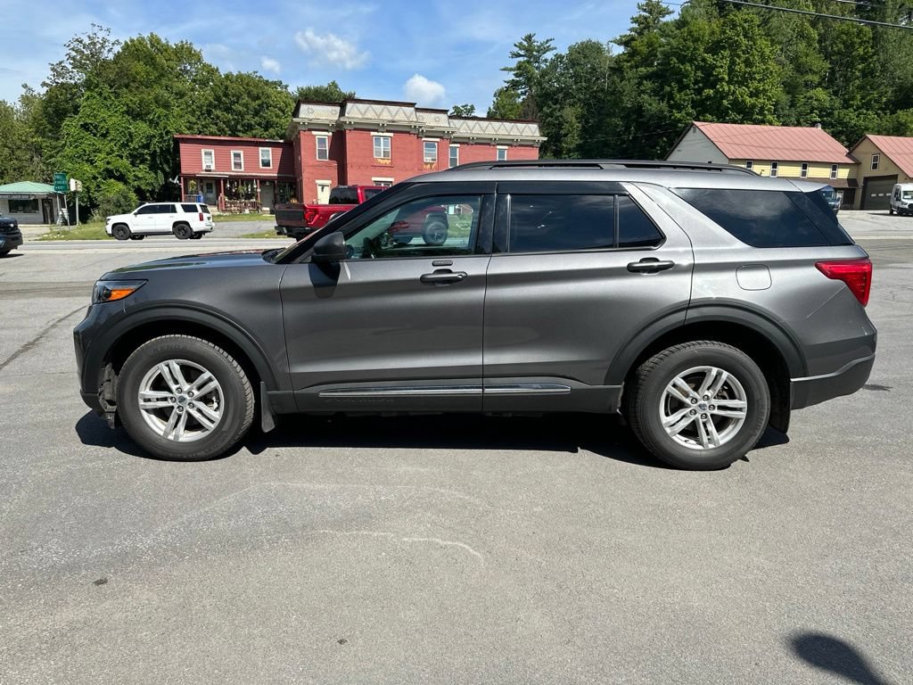 Used 2023 Ford Explorer XLT AWD/4WD image 8