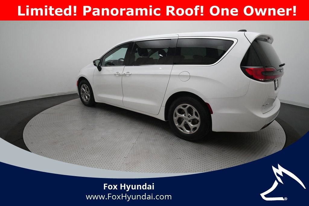 Used 2024 Chrysler Pacifica Limited image 12