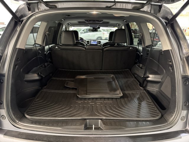 Used 2017 Honda Pilot Touring image 12