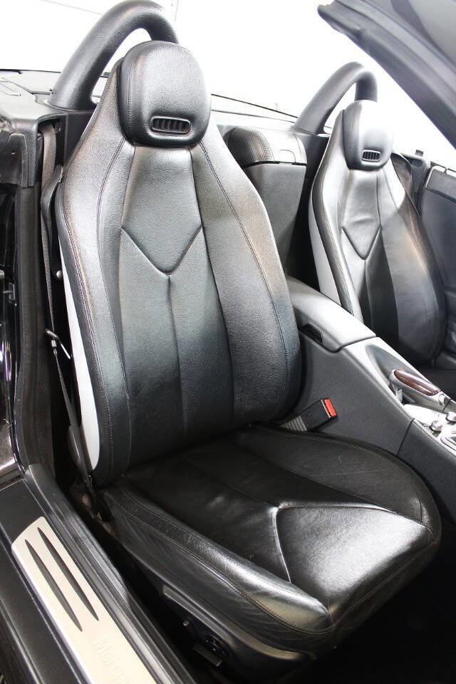 Used 2007 Mercedes-Benz SLK 350 image 26