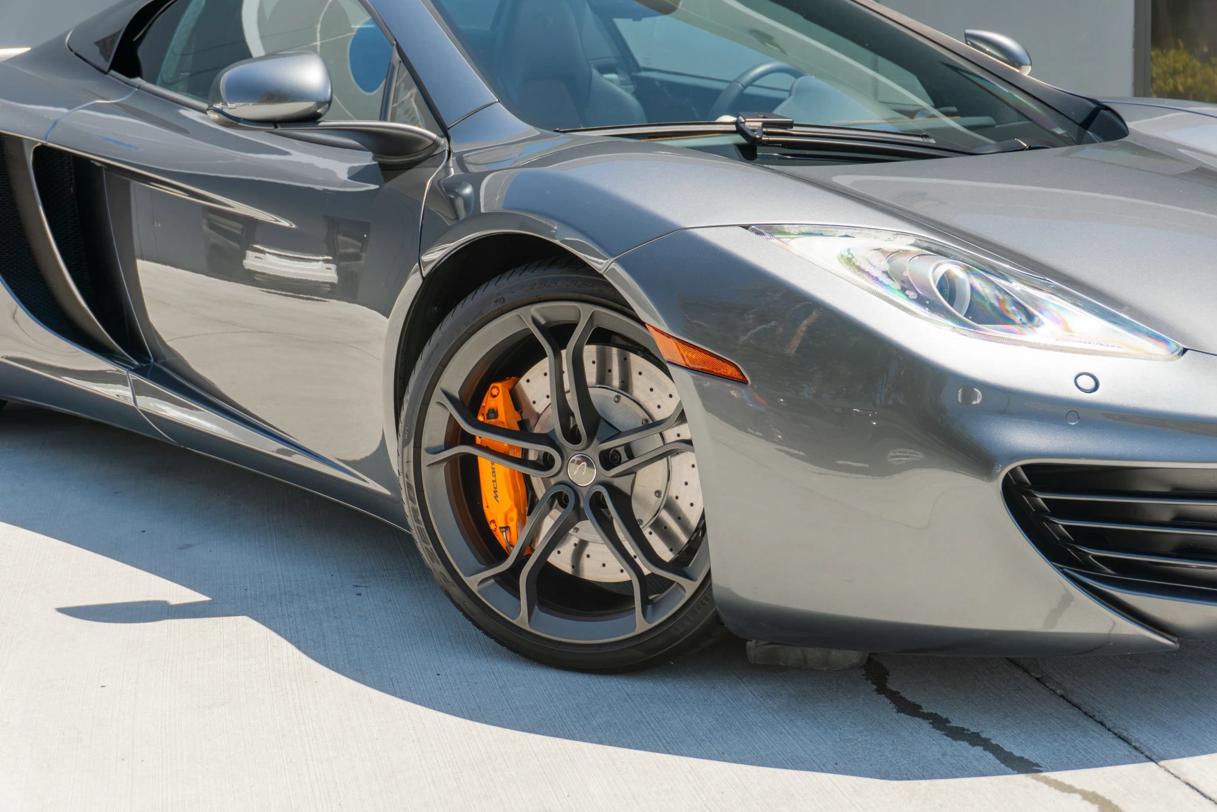Used 2014 McLaren MP4-12C Spider RWD image 33