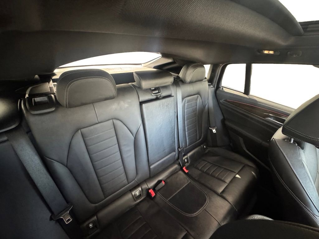 Used 2019 BMW X4 M40i image 17