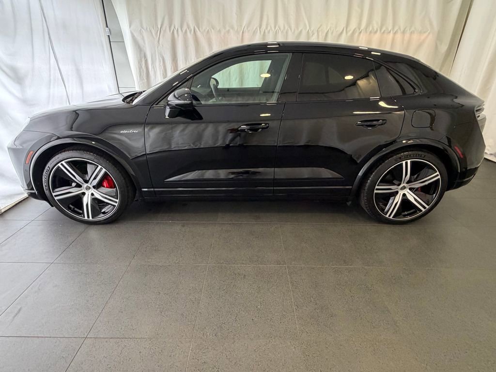 Certified 2025 Porsche Macan Turbo Electric AWD/4WD image 2