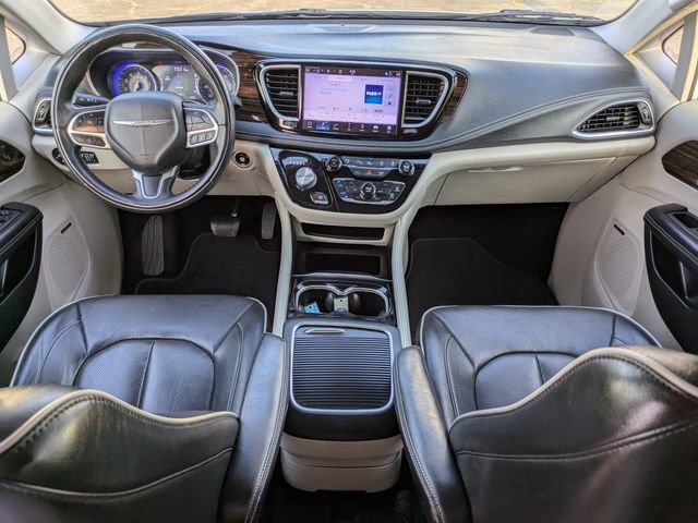 Used 2022 Chrysler Pacifica Limited image 19
