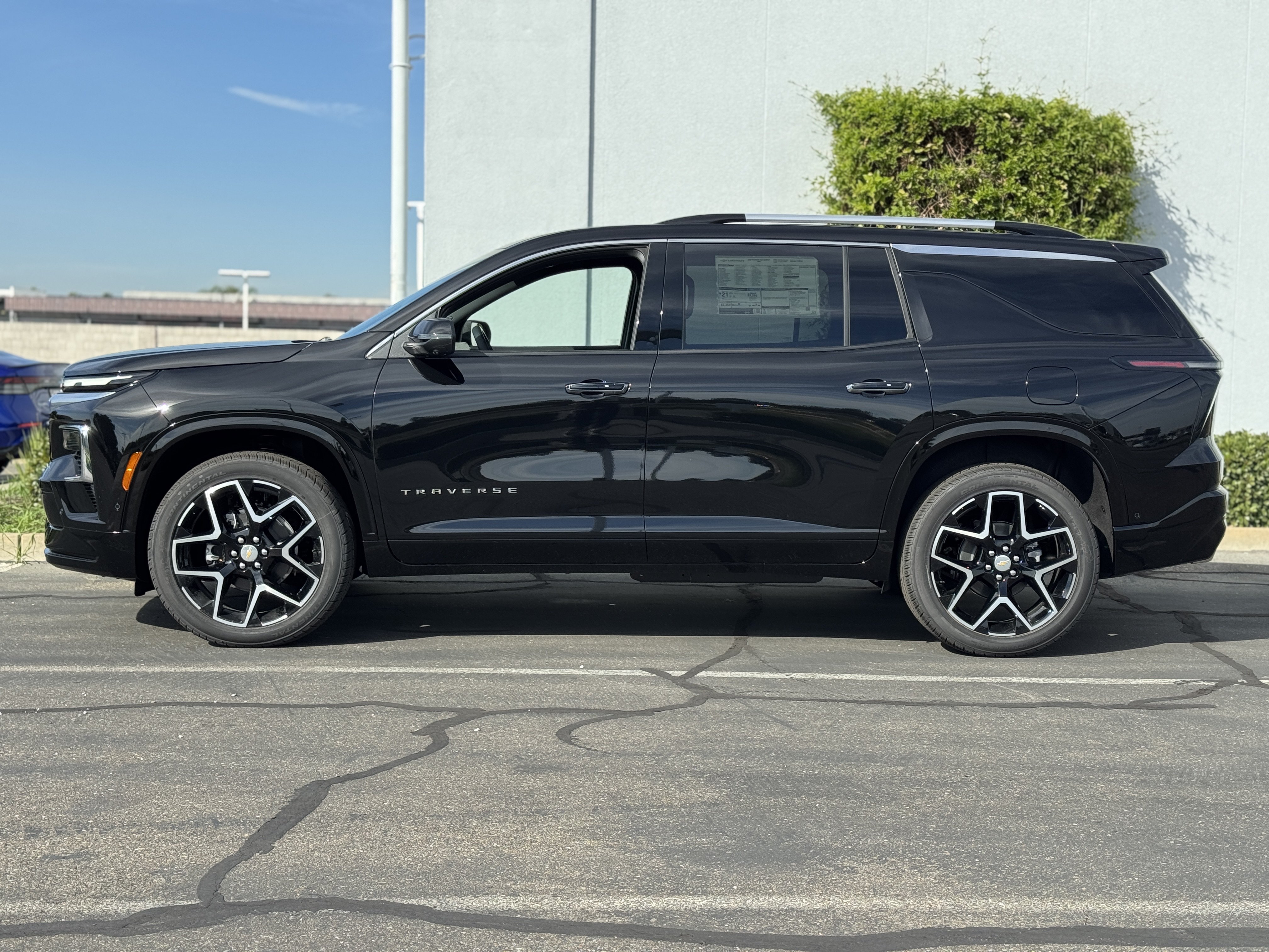 New 2026 Chevrolet Traverse High Country w/ LPO, Floor Liner Package AWD/4WD image 4