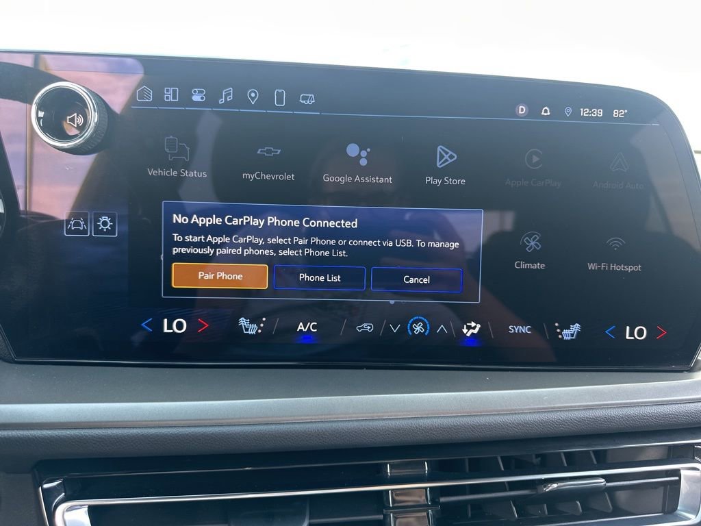 Used 2025 Chevrolet Traverse LT w/ Midnight/Sport Edition image 35