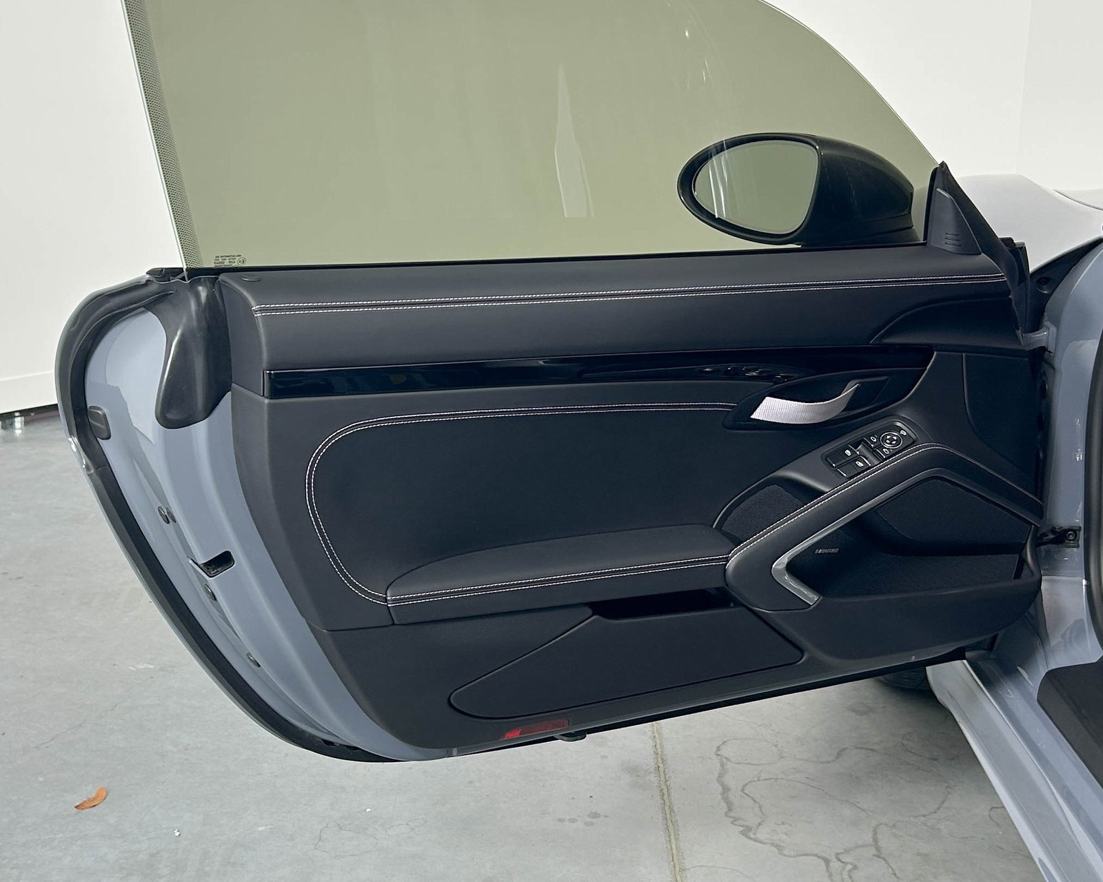 Used 2023 Porsche 718 Cayman image 14