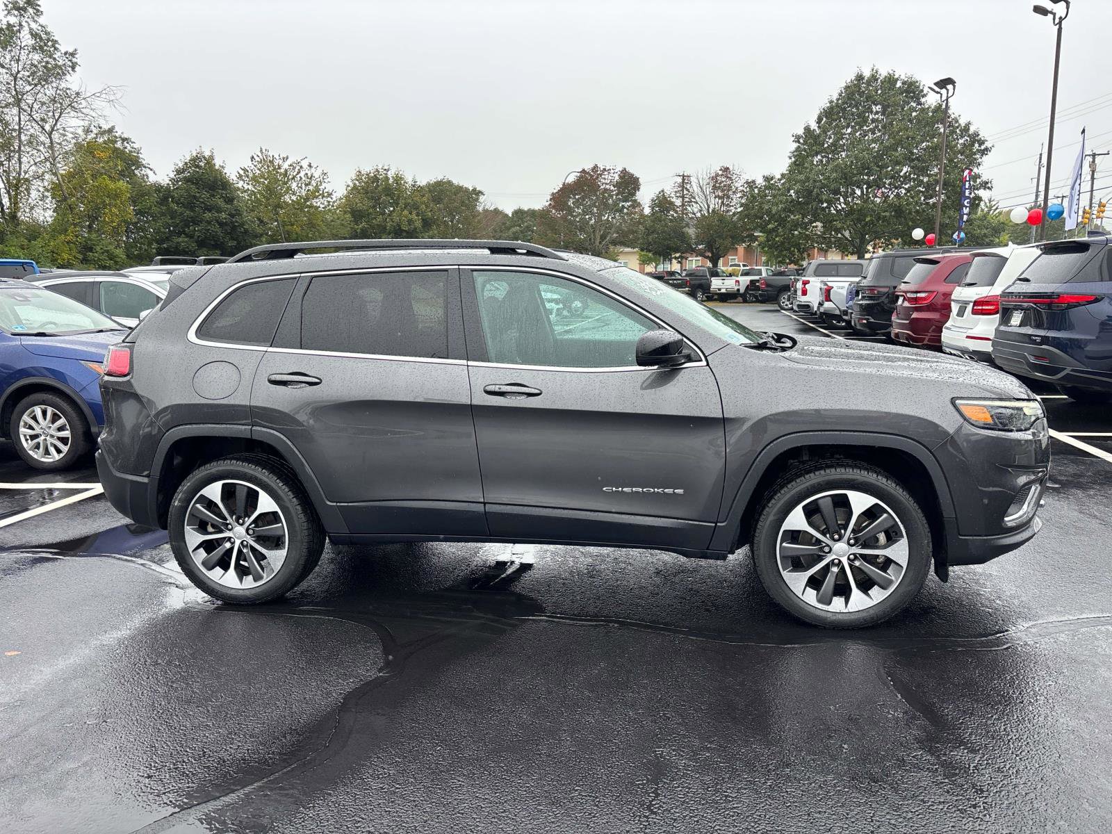 Certified 2022 Jeep Cherokee Limited w/ Elite Package image 2
