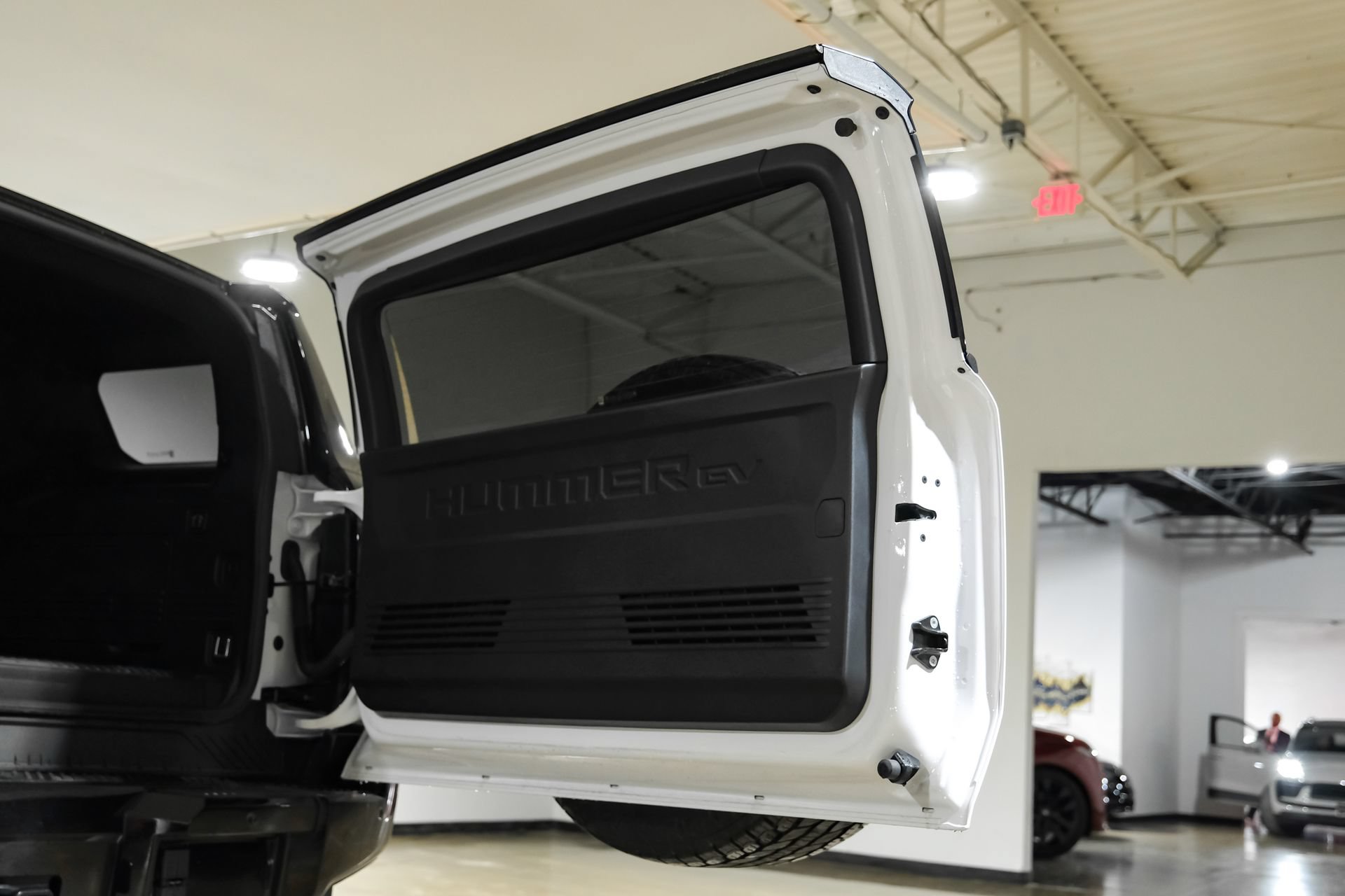 Used 2025 GMC Hummer EV 2X w/ LPO, Sport Package AWD/4WD image 66