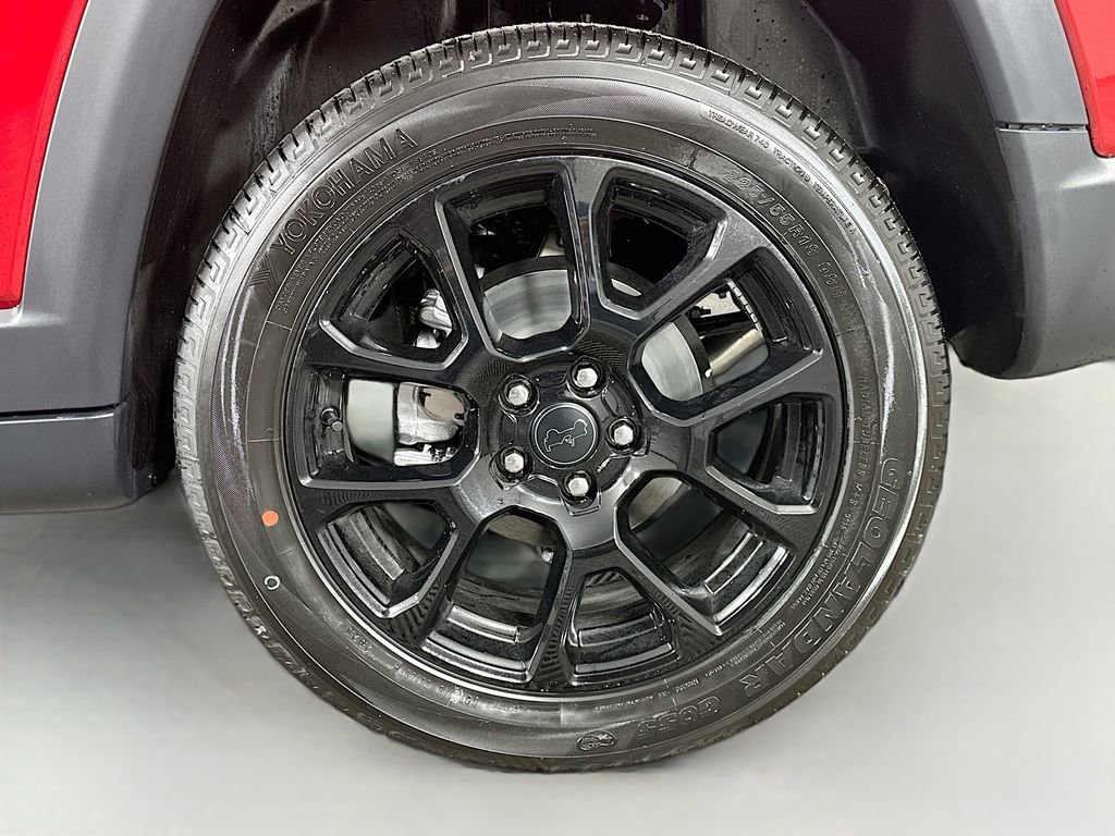 New 2026 Jeep Compass Latitude image 17