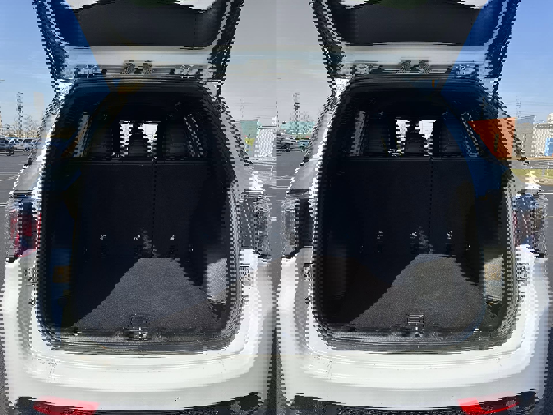 Used 2025 Jeep Compass Latitude w/ Altitude Special Edition image 23