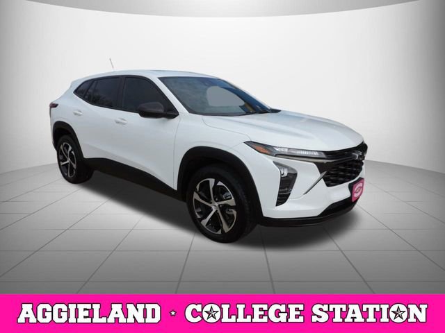 Used 2024 Chevrolet Trax RS w/ Sunroof Package image 3