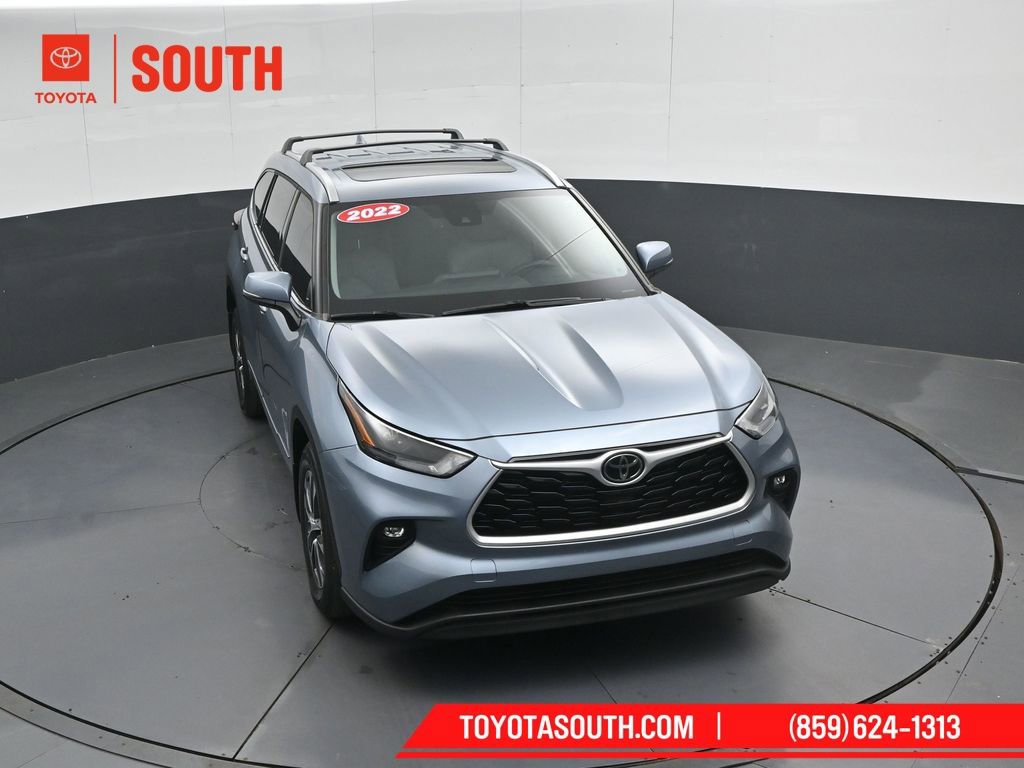 Used 2022 Toyota Highlander XLE AWD/4WD image 54