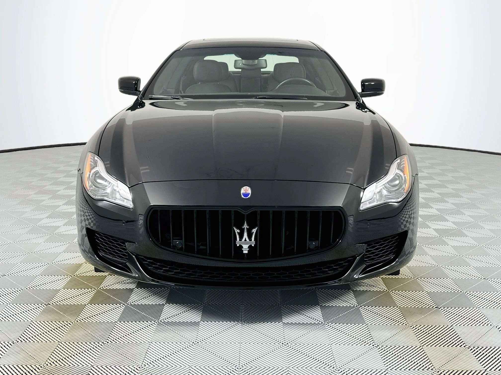 Used 2015 Maserati Quattroporte GTS RWD image 2