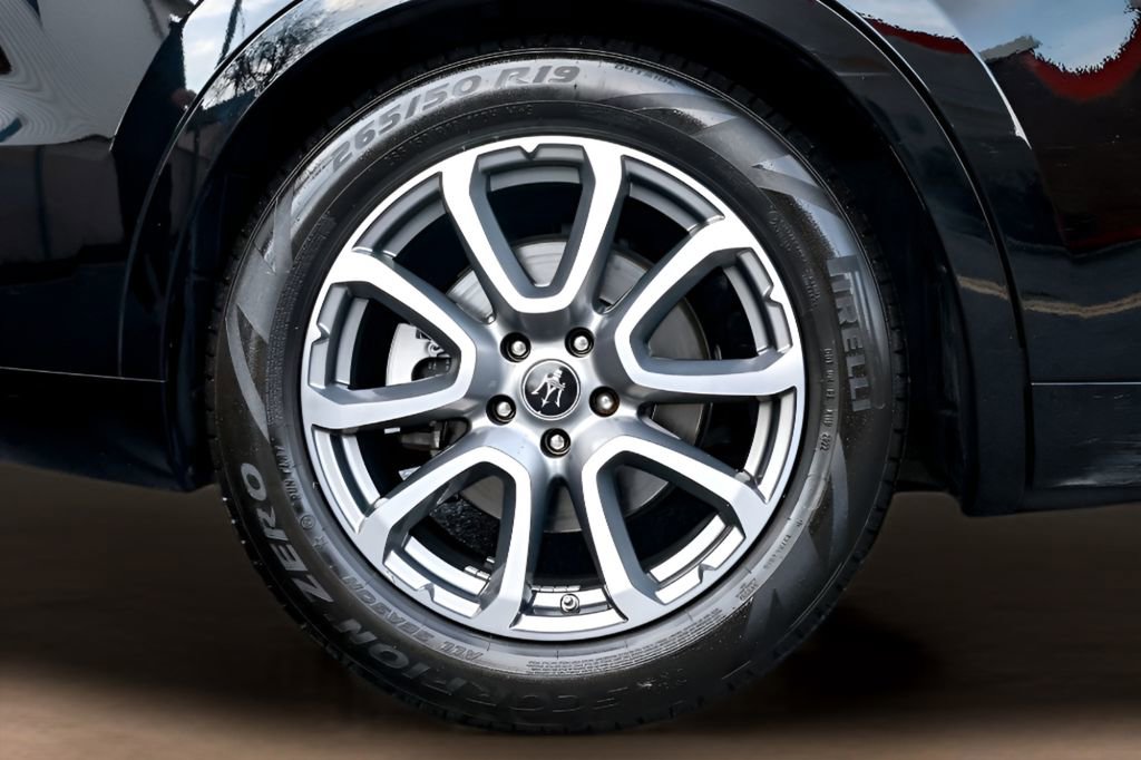 Used 2021 Maserati Levante image 42