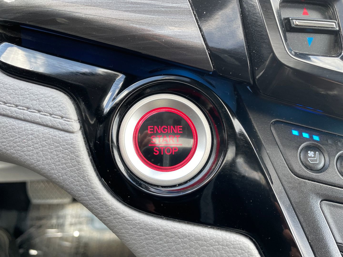 Used 2023 Honda Odyssey Elite image 34