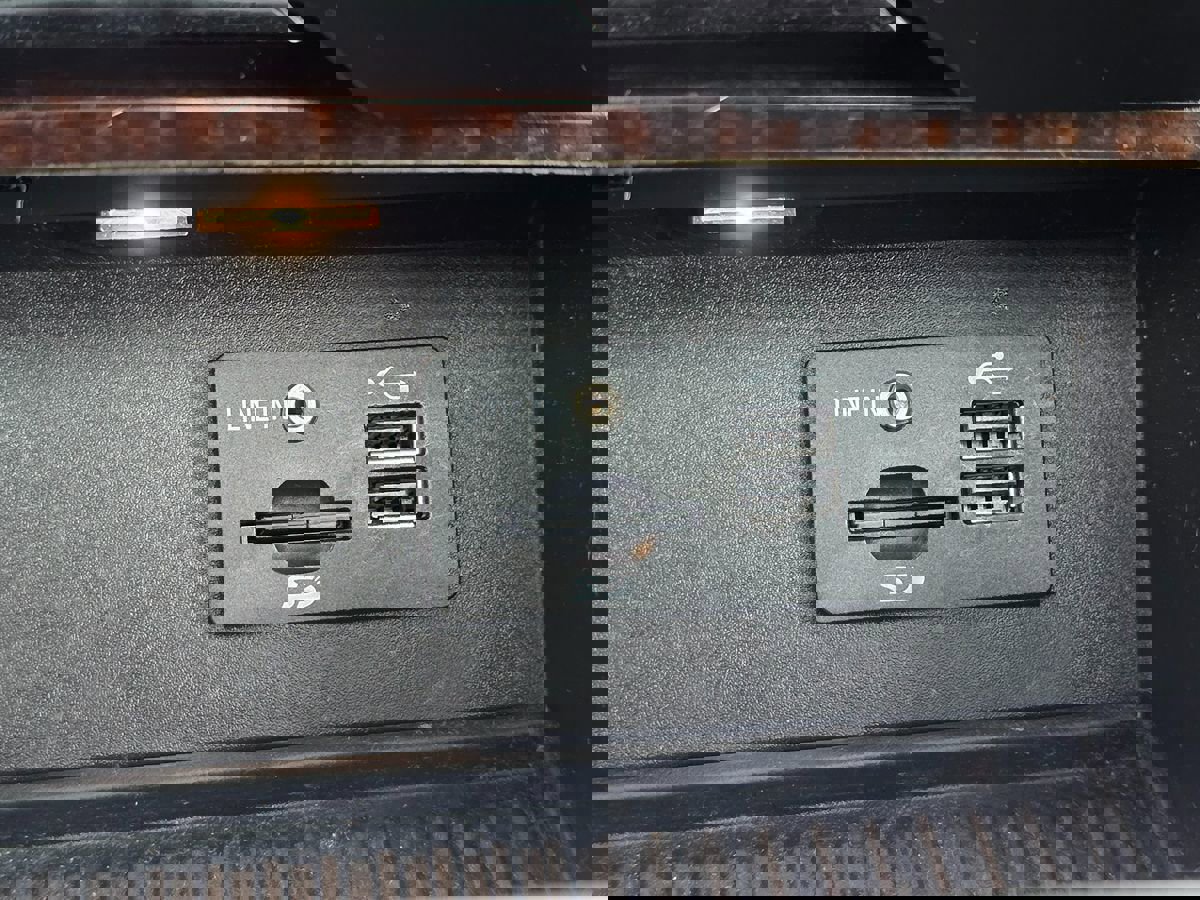 Used 2015 Ford F150 Platinum w/ Equipment Group 701A Luxury image 49