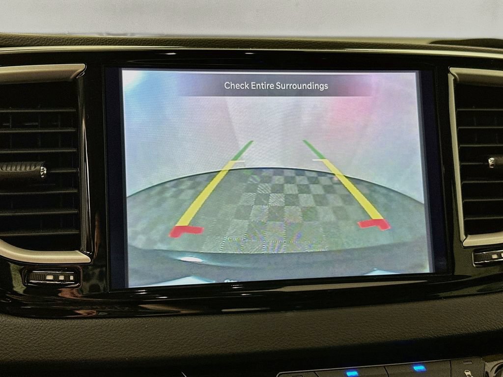 Certified 2024 Chrysler Pacifica Touring-L FWD image 21