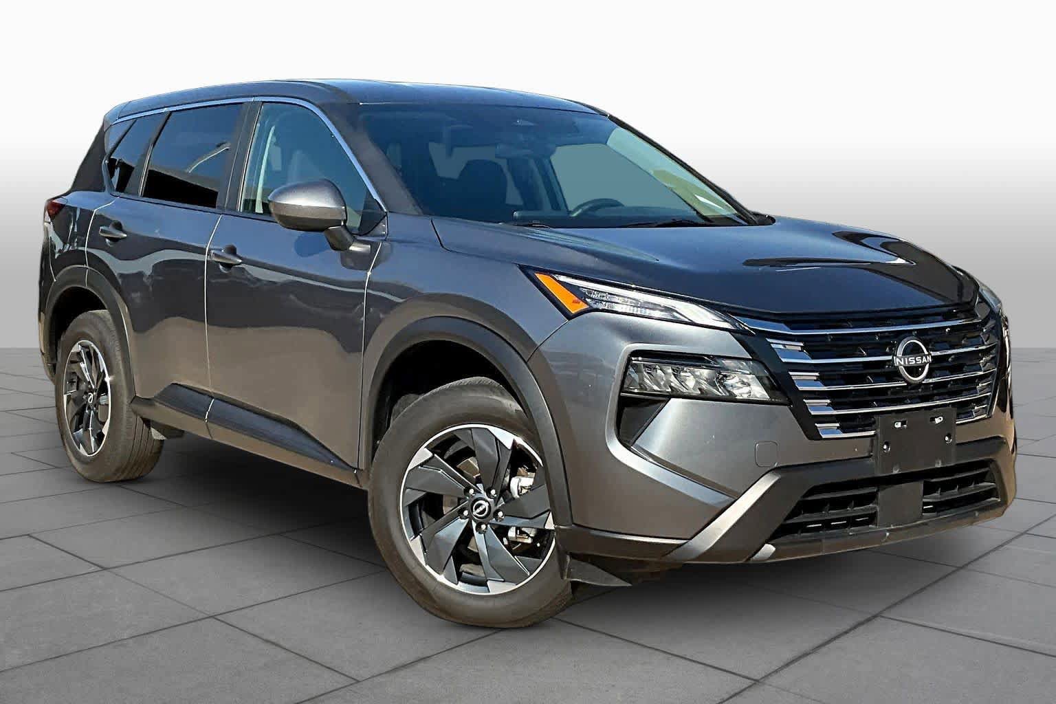 Used 2025 Nissan Rogue SV AWD/4WD image 2