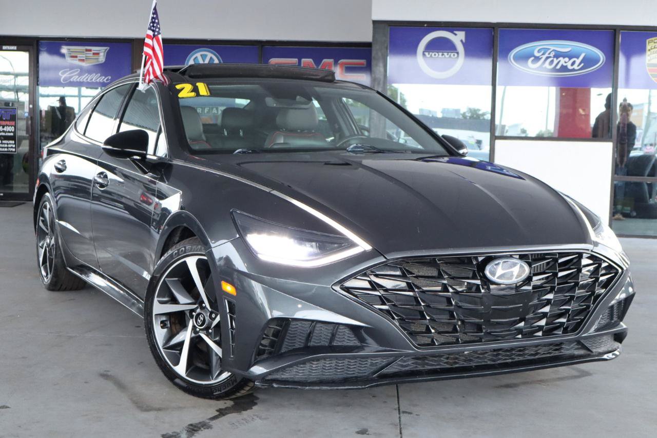 Used 2021 Hyundai Sonata SEL Plus w/ Tech Package FWD image 2
