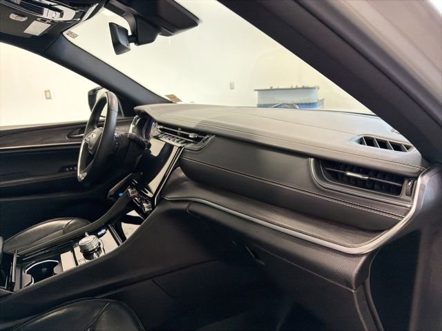 Used 2022 Jeep Grand Cherokee Overland image 41