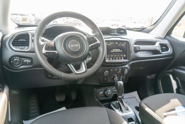 Used 2023 Jeep Renegade Latitude image 13
