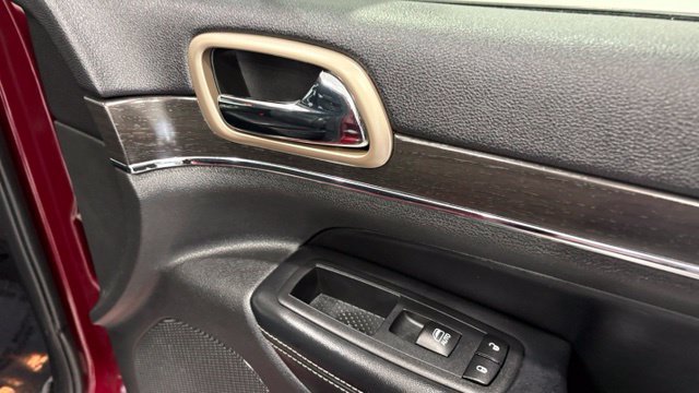 Used 2017 Jeep Grand Cherokee Limited AWD/4WD image 25