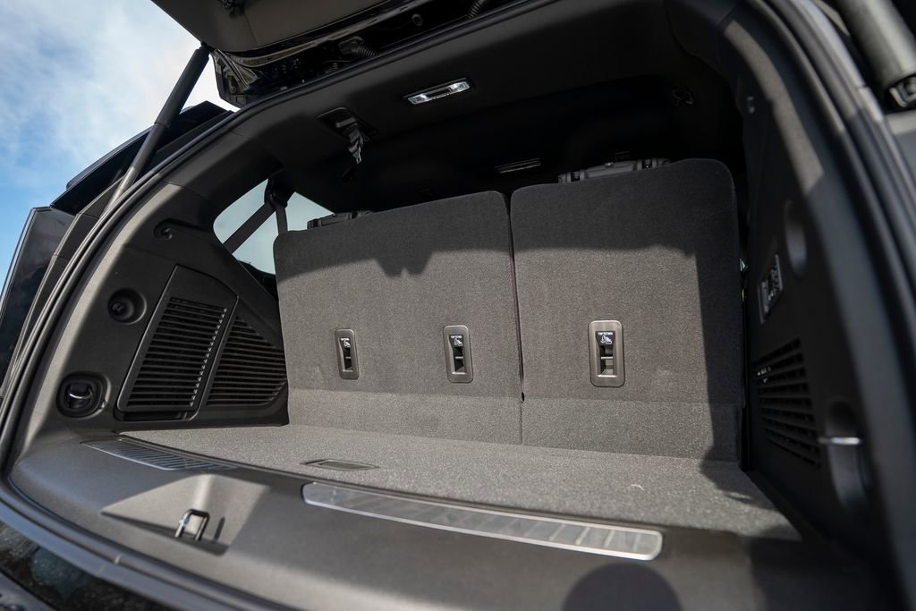 New 2026 Chevrolet Tahoe High Country image 15