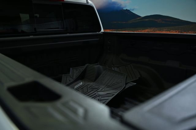 Used 2023 Chevrolet Colorado ZR2 w/ ZR2 Convenience Package III image 16