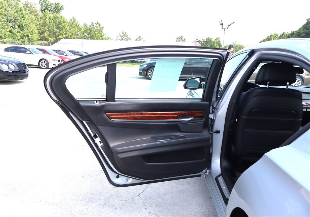 Used 2014 BMW 750Li xDrive AWD/4WD image 33