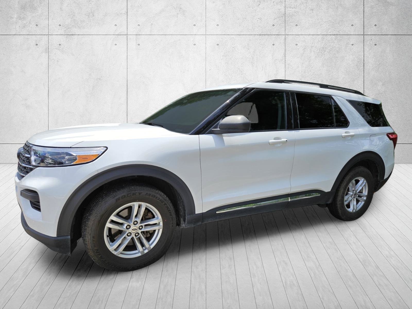 Used 2020 Ford Explorer XLT AWD/4WD image 6