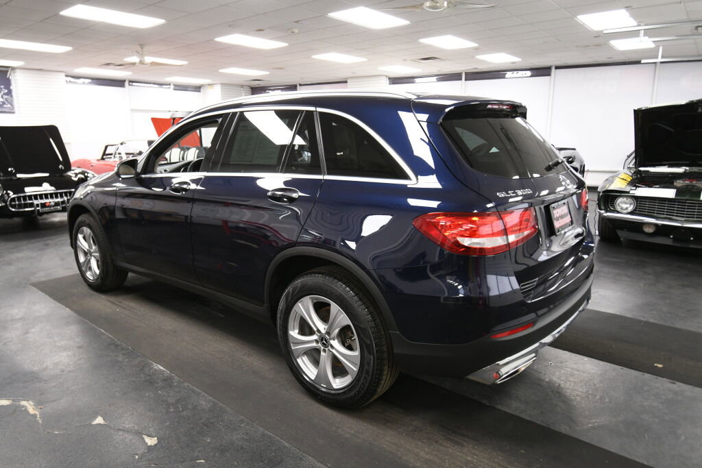 Used 2018 Mercedes-Benz GLC 300 4MATIC image 5