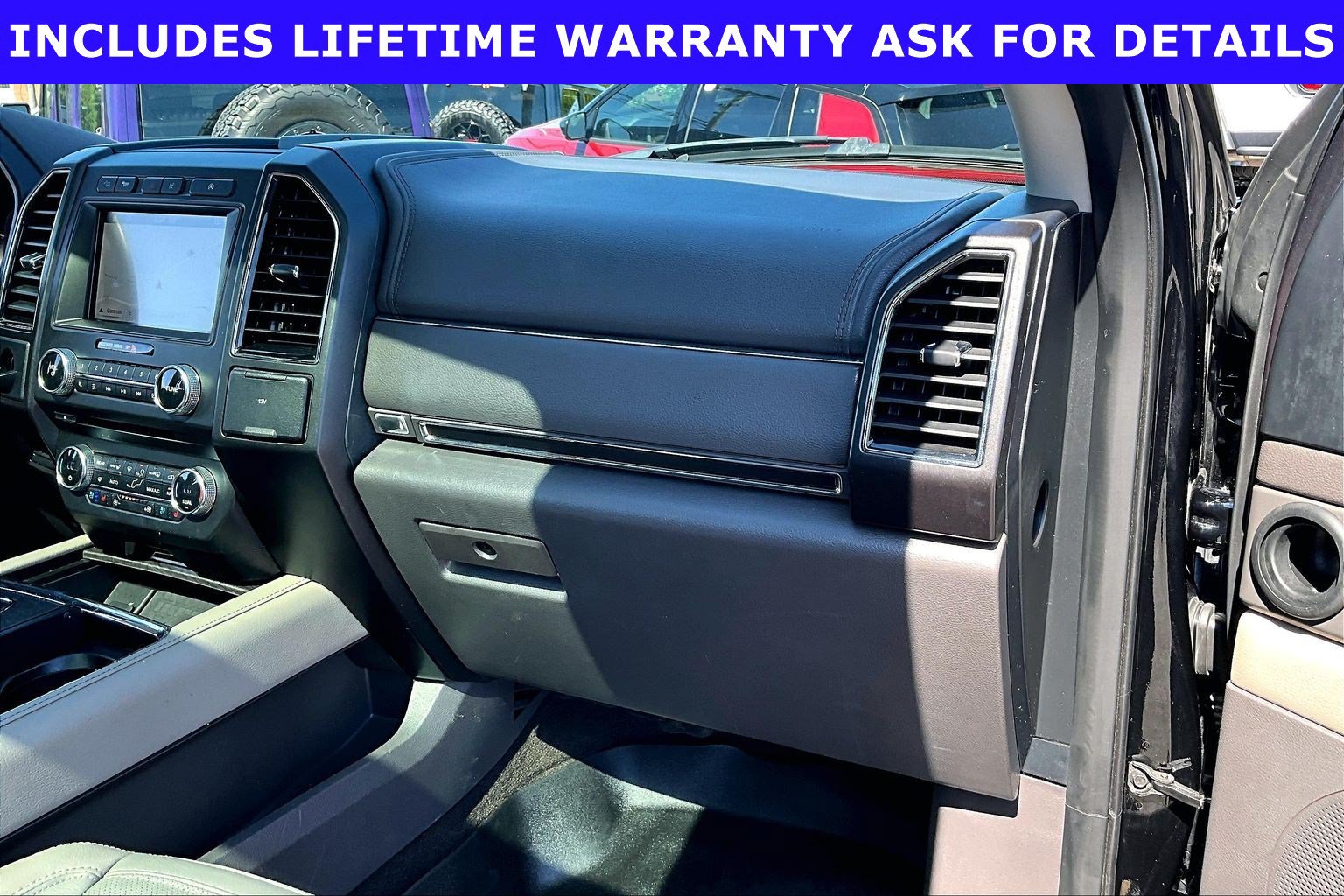 Used 2018 Ford Expedition Limited w/ Equipment Group 301A AWD/4WD image 13