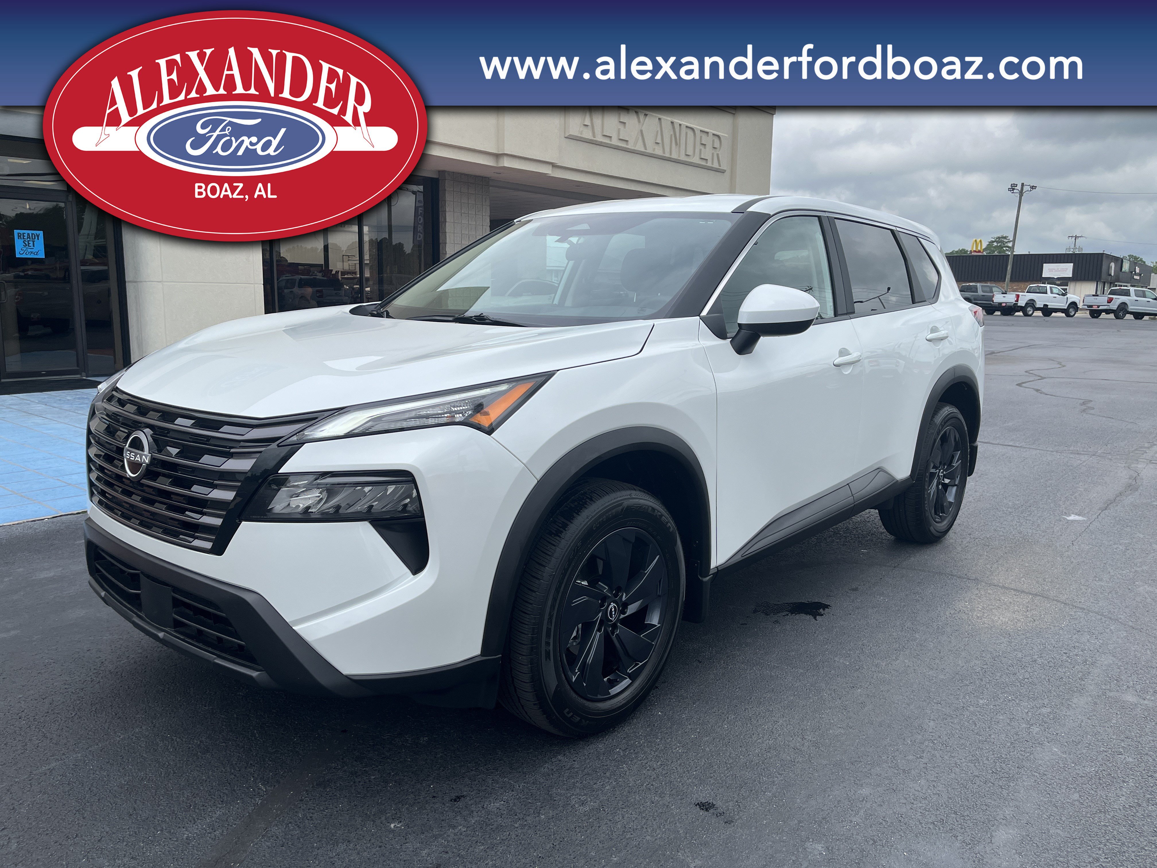 Used 2026 Nissan Rogue SV w/ Cold Weather Package FWD image 1