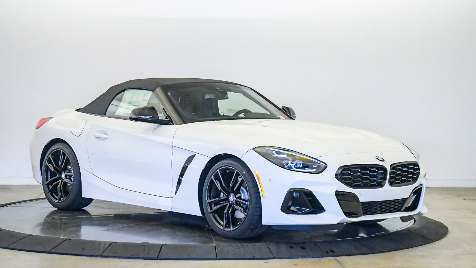 New 2026 BMW Z4 sDrive30i w/ Premium Package image 6