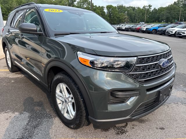 Used 2023 Ford Explorer XLT AWD/4WD image 6