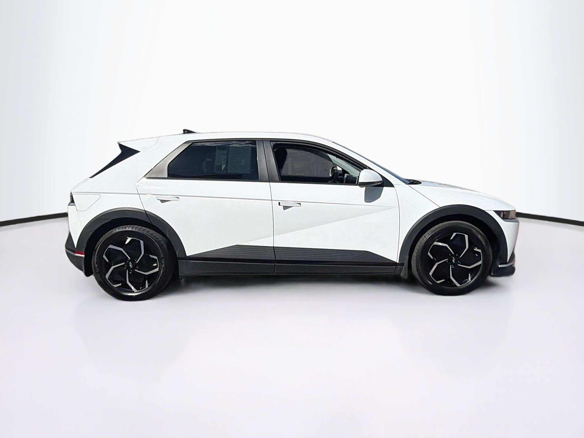 Used 2024 Hyundai Ioniq 5 SE AWD/4WD image 10