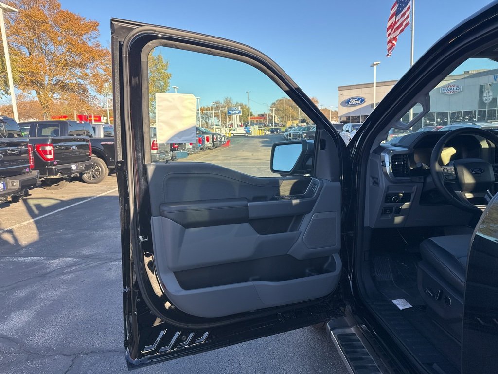 New 2025 Ford F150 Lariat w/ Equipment Group 502A High image 12
