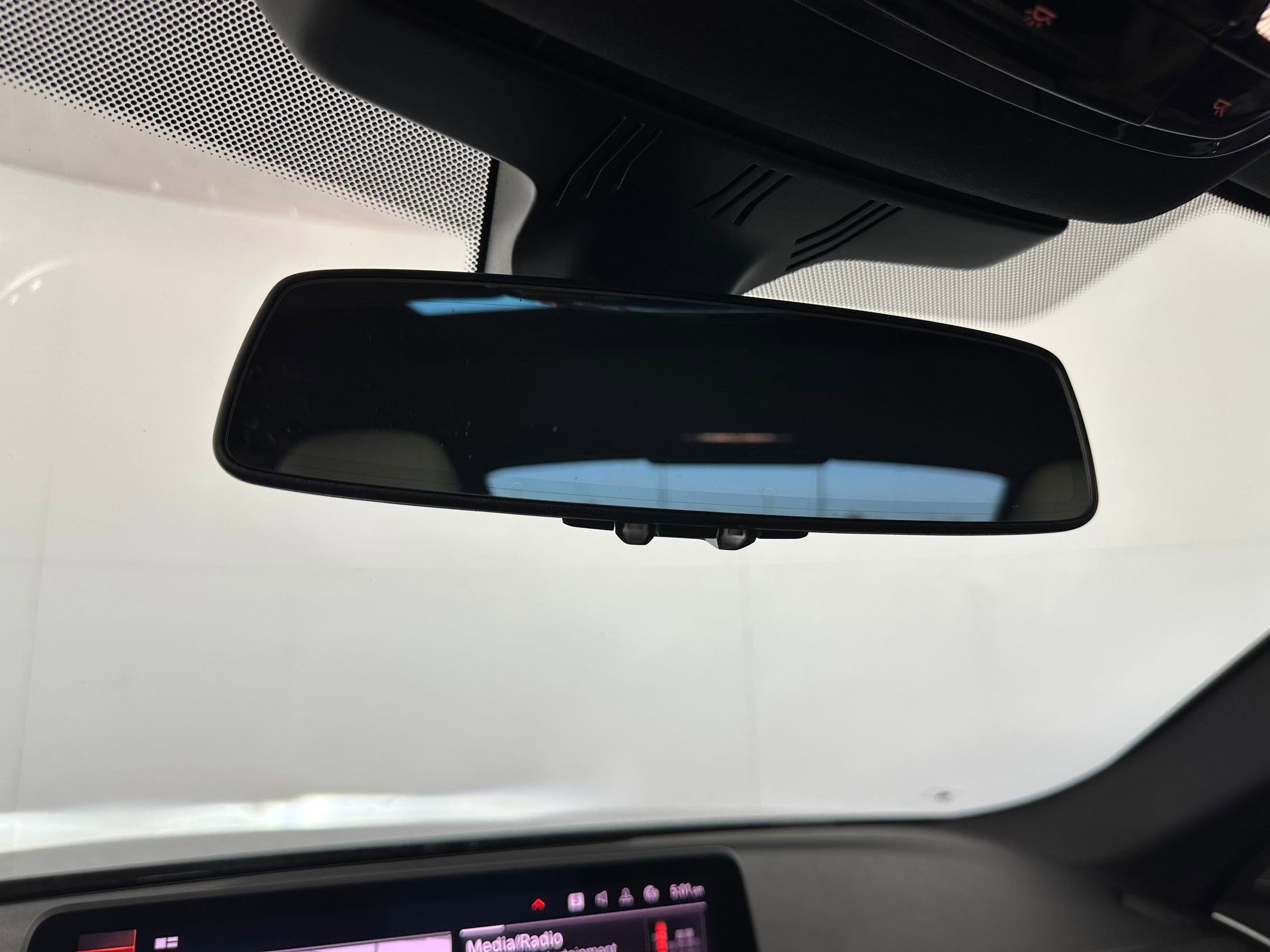 Used 2022 BMW 530i w/ Executive Package image 16