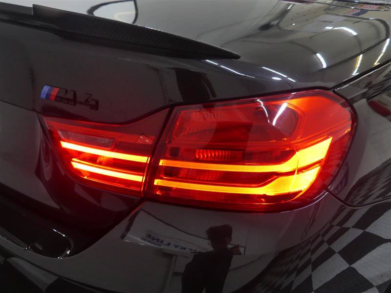 Used 2017 BMW M4 Convertible RWD image 16