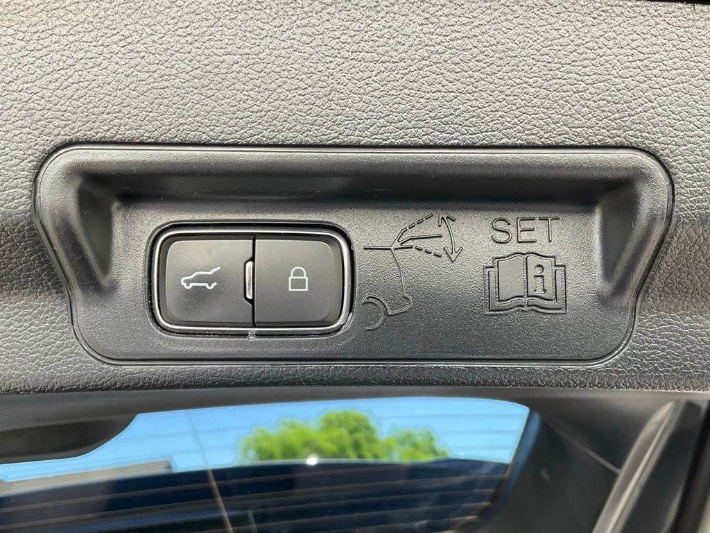 Used 2021 Ford Explorer Platinum w/ Equipment Group 601A image 21