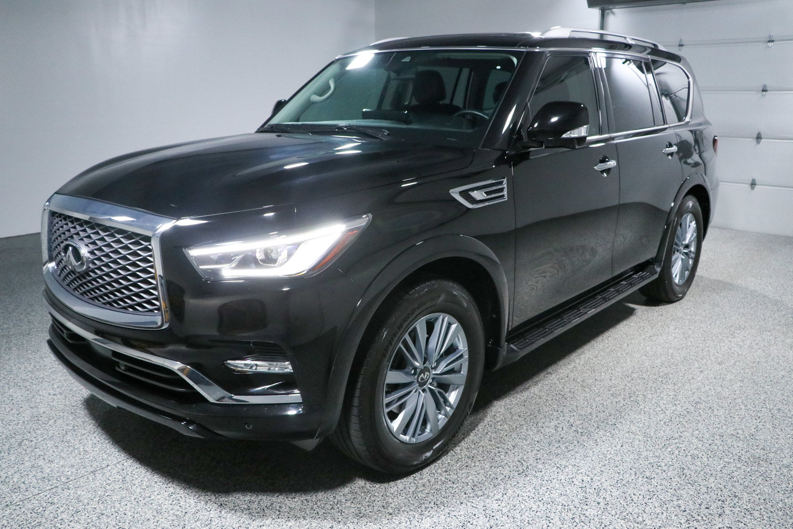 Used 2023 INFINITI QX80 Luxe w/ Cargo Package RWD image 38