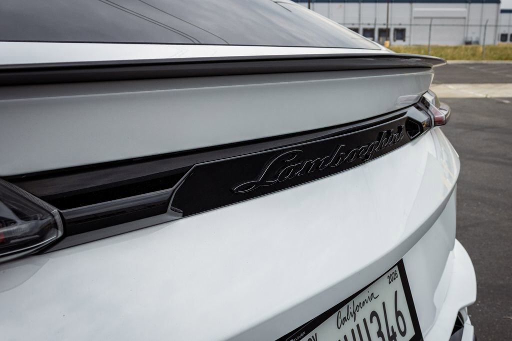 Used 2023 Lamborghini Urus S AWD/4WD image 33