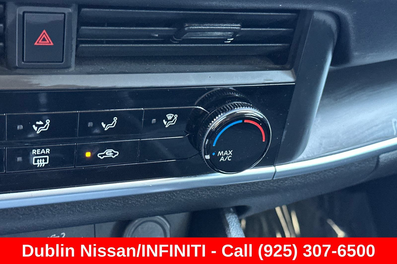Used 2024 Nissan Rogue S FWD image 31