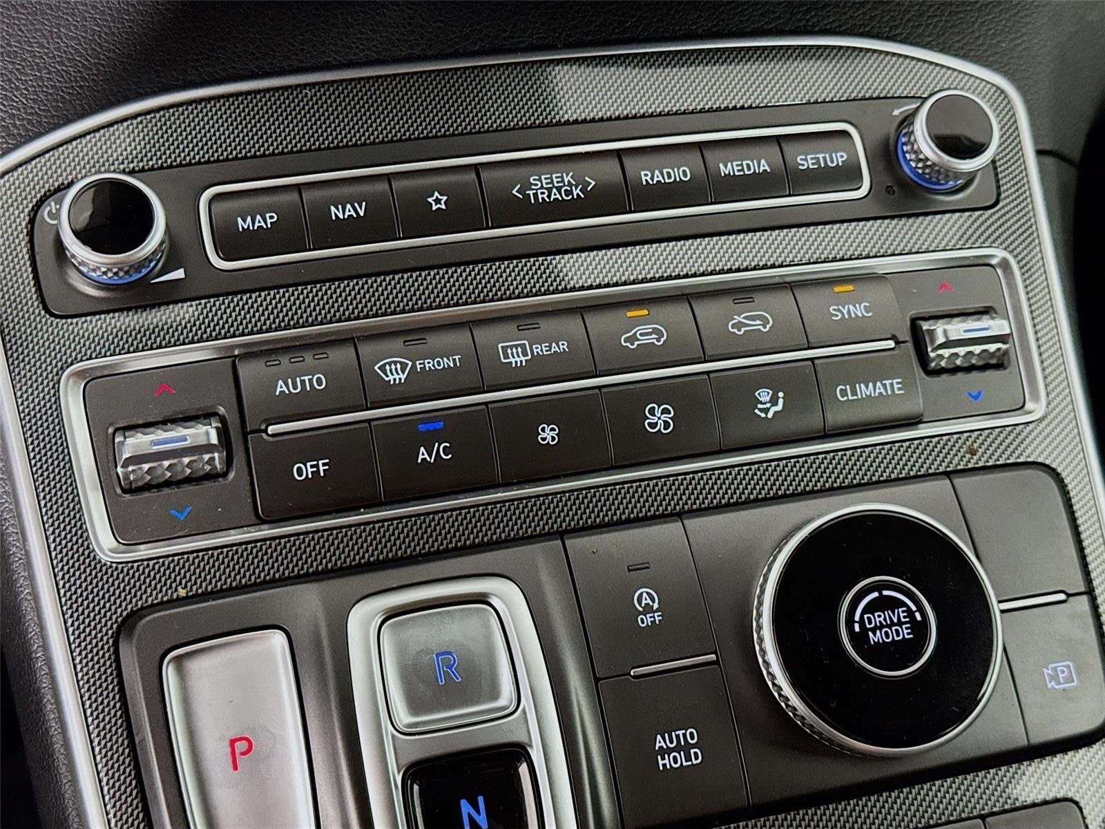 Certified 2023 Hyundai Santa Fe SEL FWD image 17