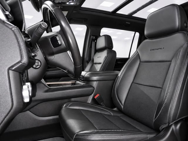 Used 2021 GMC Yukon XL Denali AWD/4WD image 17
