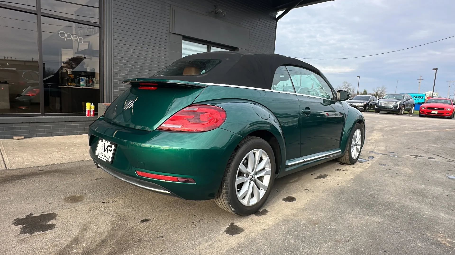 Used 2017 Volkswagen Beetle 1.8T Classic image 5